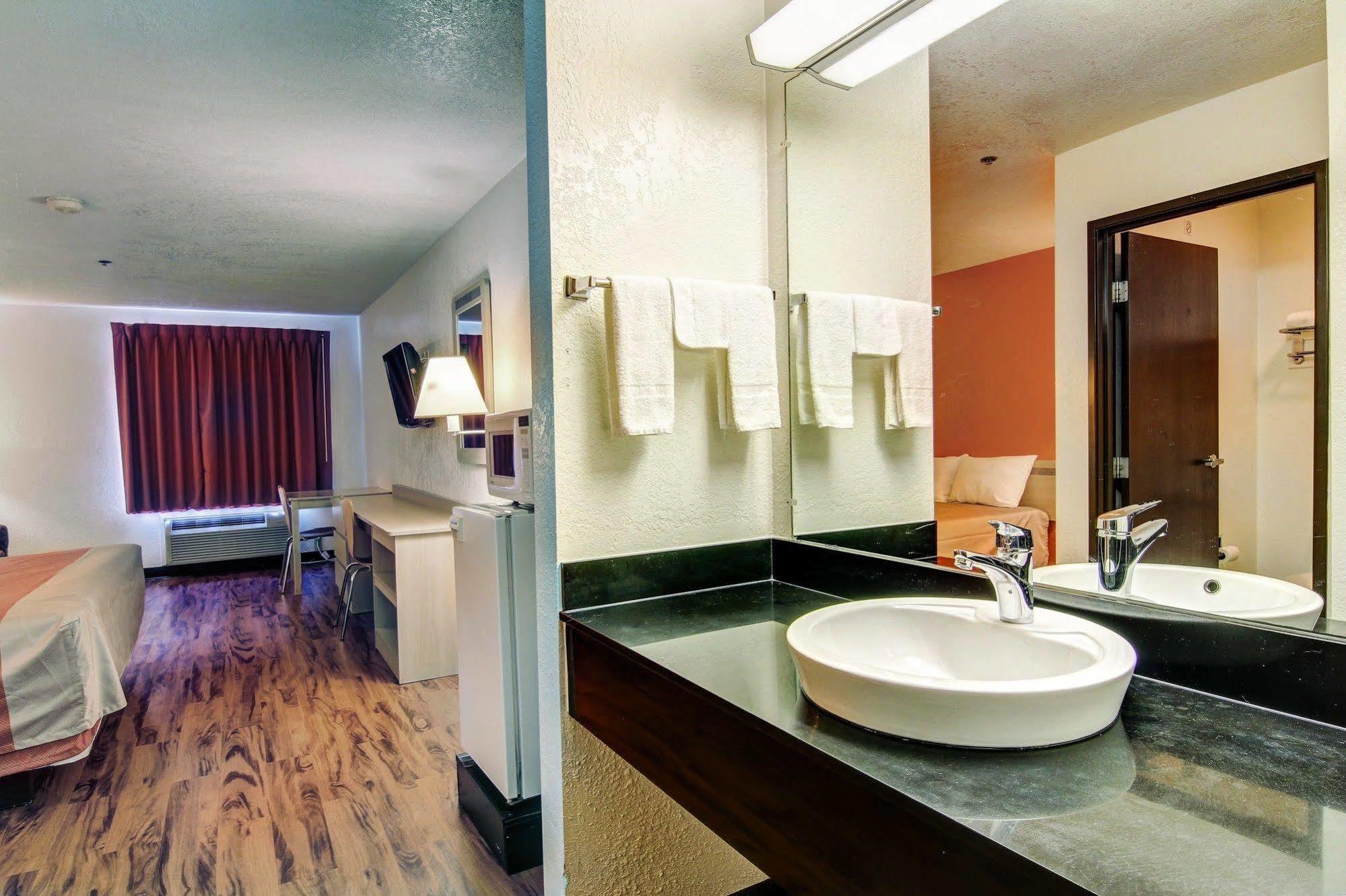 Motel 6-Columbia, Mo - East Luaran gambar